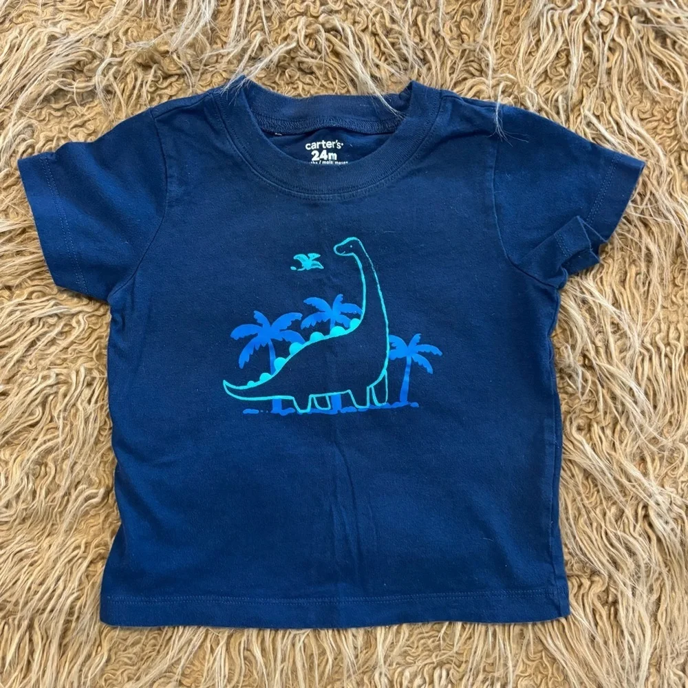 Boys Carter's Navy Dinosaur 🦕 Tee and Light Gray Shorts Set 2 piece 24mo Summer